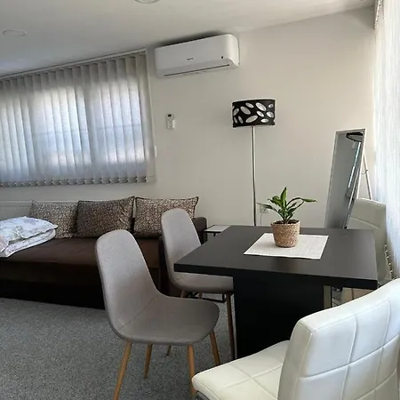 Studio Apartman Iovia Place Ludbreg Exterior photo