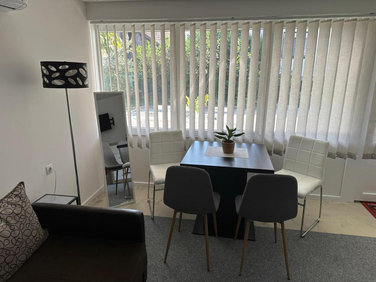 Apartment Iovia Place *